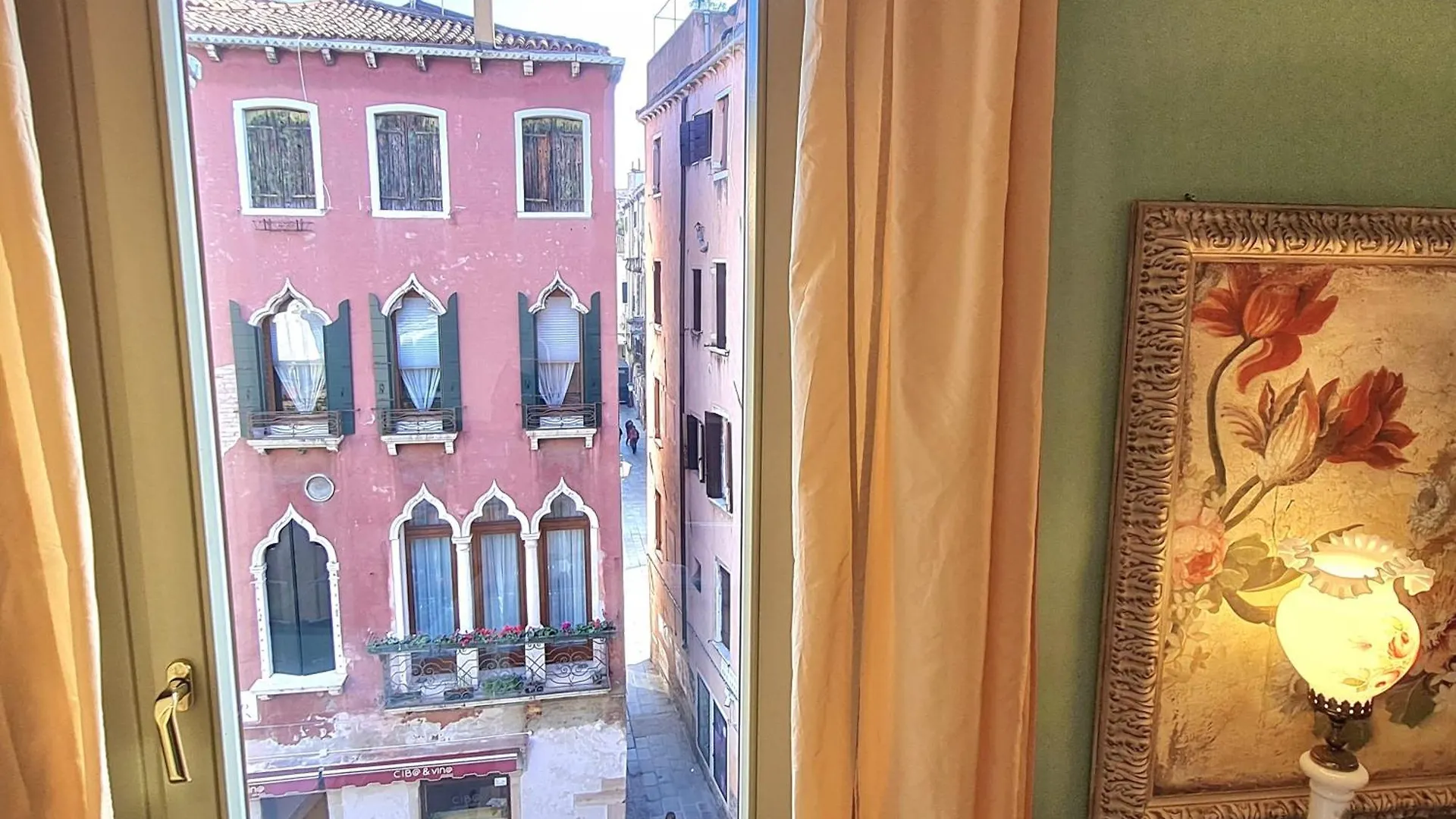 Allegretto Venezia 0*,